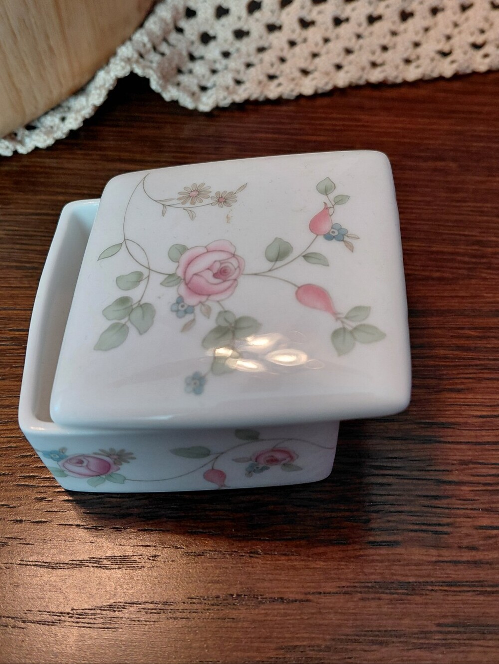 Wedgwood Rosehip Small Square Trinket Box